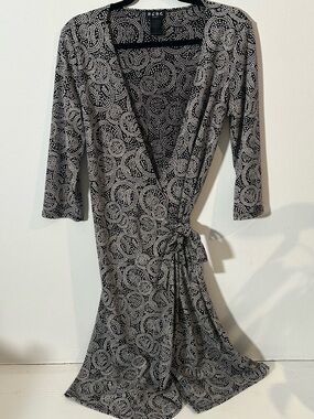 BCBG Paris 3/4 Sleeve Wrap Style Dress Abstract Print Size M